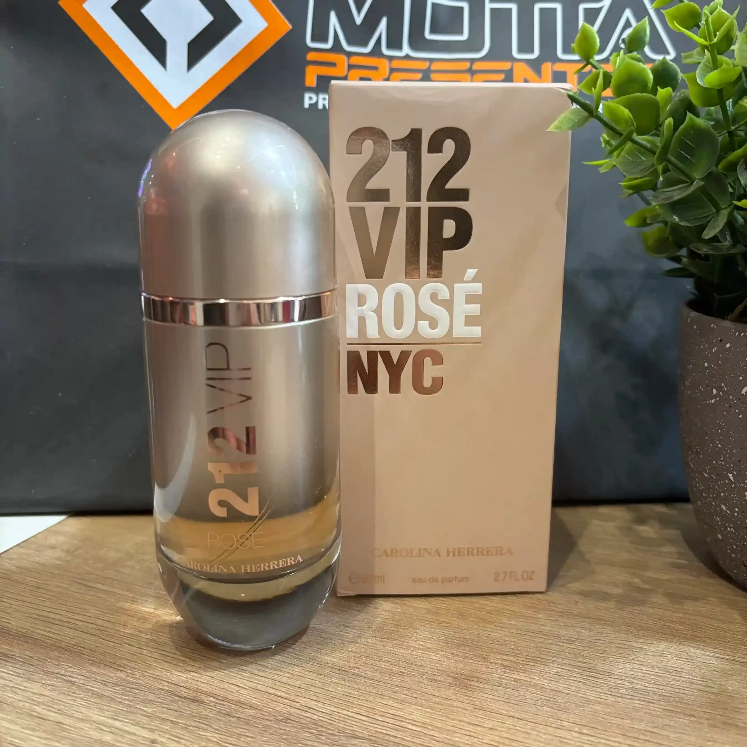 Perfume 212 VIP Rosé 80ml Carolina Herrera feminino