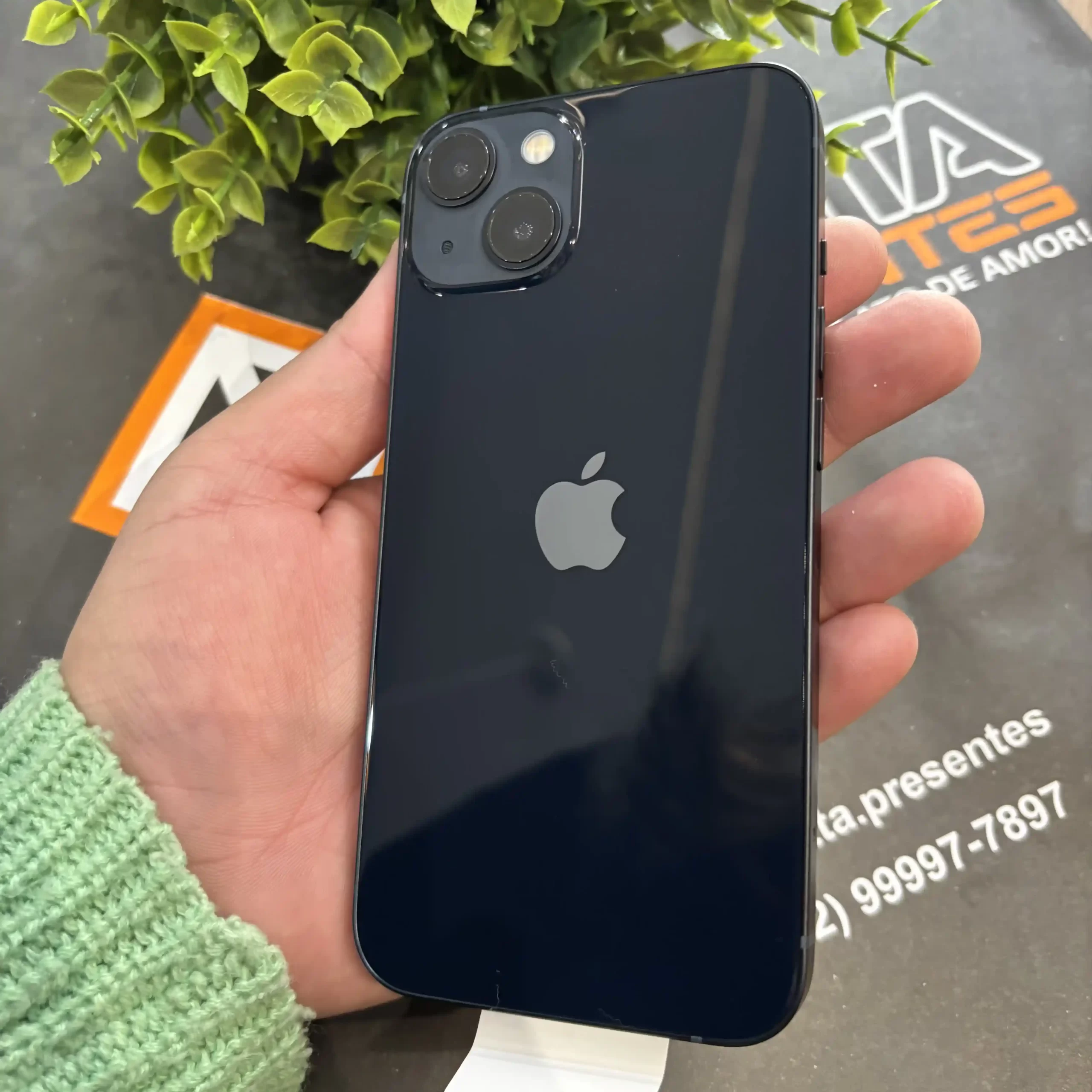 IPhone 13 128GB Apple com tela Super Retina XDR e conectividade 5G