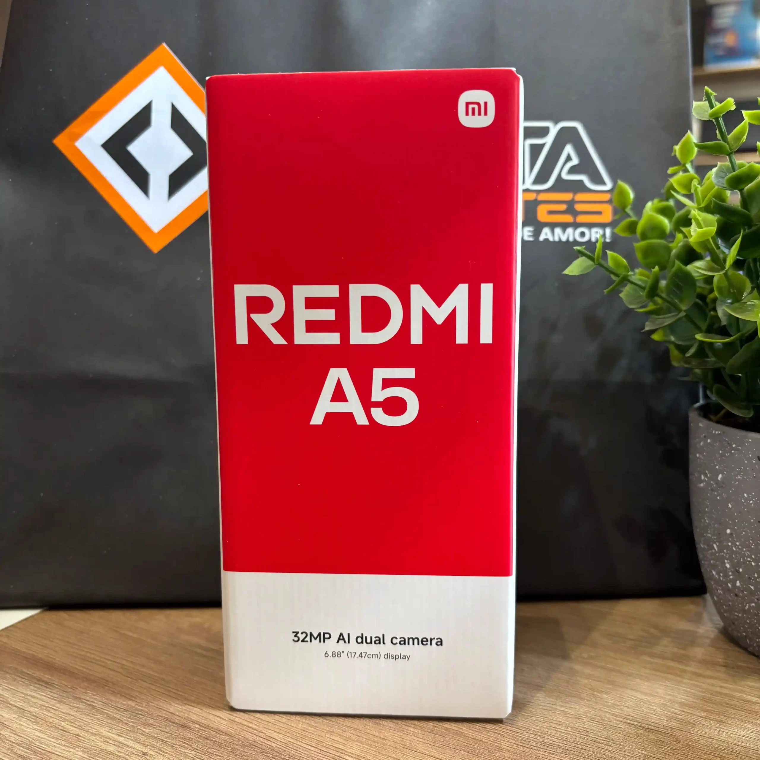 Redmi A5 128GB Xiaomi com tela ampla e design moderno